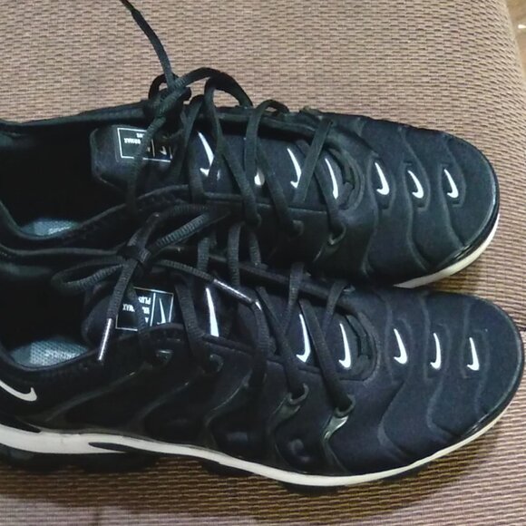 Nike AirMax VaporMax - Picture 1 of 8